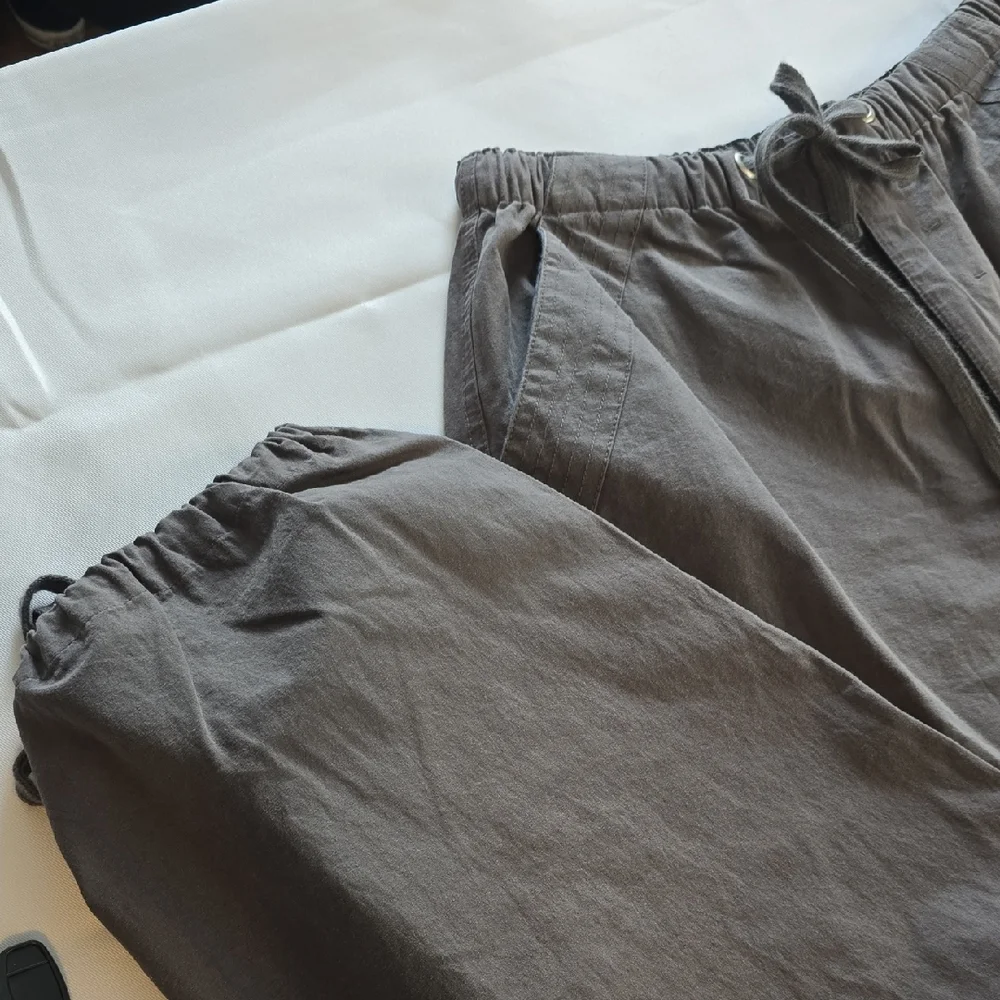 RSQ Charcoal Cargo Pants for Women - Picture 2 of 12